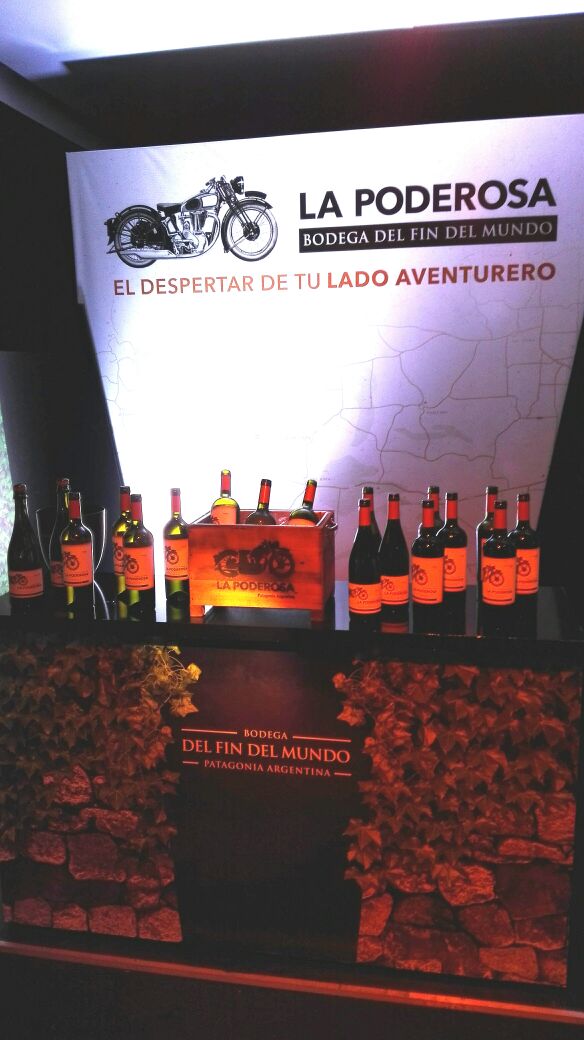 BodFinDelMundo's tweet photo. Postales de lo que fue la primera jornada de #JumboDeliAndWine🍷🍾🏍️. 
Los esperamos hoy y mañana de 18 a 22 hrs en Tribuna Plaza. https://t.co/Azc3uho7tR