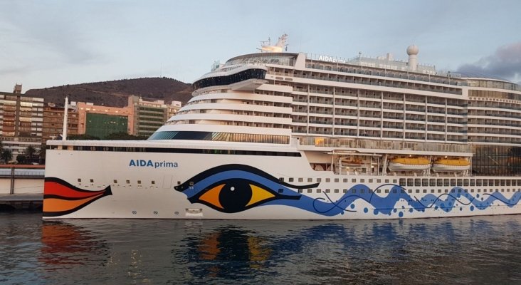 euturtenerife's tweet photo. "Tenerife, puerto base para el mayor crucero alemán" ▶️ https://t.co/UOoxZyU56P #EUTUR #EstudiaEnLaCapitalDelTurismo https://t.co/DQ5PFFTJtg