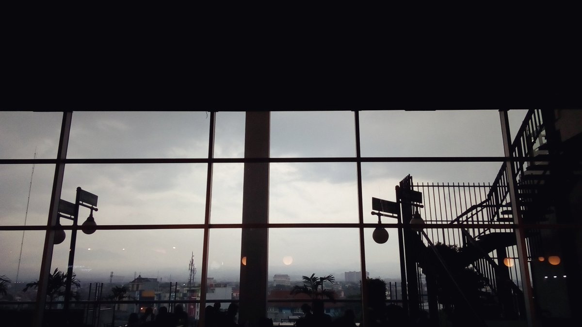 melonhero's tweet photo. Jepretan.

#hisense #photography #SaveTiangListrik  #festlink #bandung #indonesia https://t.co/uE2SoIRl8q