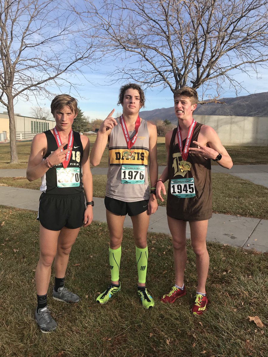 darth_yankee's tweet photo. These guys just went 1-2-3 at the Bountiful Rec Turkey Trot 10K. @BIGBIRD8866 https://t.co/00EPqhJP8n