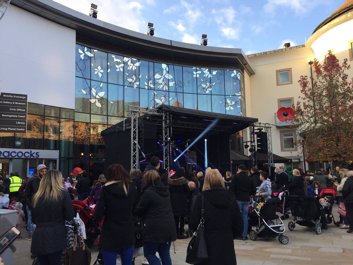 weare_woking's tweet photo. Check out our Facebook page for live videos of today’s Christmas Light Switch on activities 😄
https://t.co/MpJDiUADT6

#WeAreWoking https://t.co/1dHRnOLASj