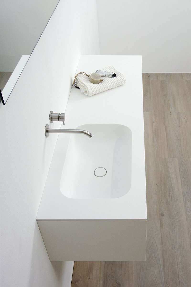 bathsbyclay's tweet photo. Defined by its smooth inner corners the #Curve basin is aesthetically pleasing and easy to clean. Entirely made from strong HIMACS solid surface. Clean lines and curvaceous appeal complementing both classic and contemporary settings. #bathsbyclay #HIMACS #bathroomdesign https://t.co/QHOviwIXPC