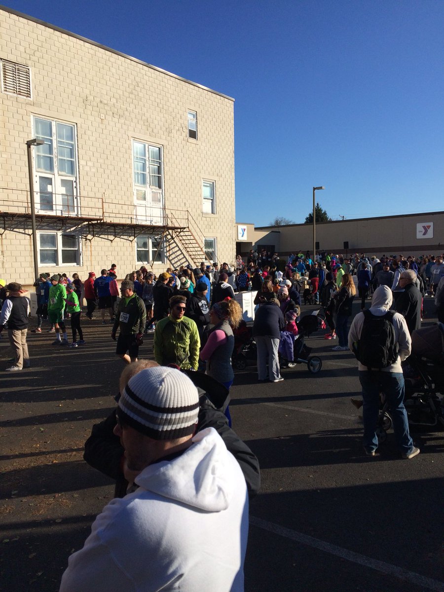 bdalek's tweet photo. Another great pumpkin pie 5K! Faster field than last year, but still a proud two pie family #RunForPie https://t.co/1cmPWqNJNF