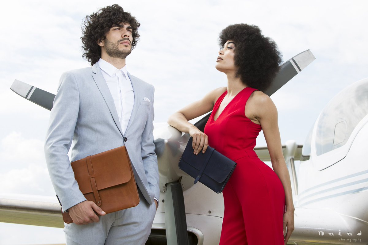 VixGlamNow's tweet photo. RT @Naiad_Prod: NEW #leatherclutch @ashiq_studio #ashiq_studio Photo @LaraGenovese #naiadphotography #accessories #fashionweek #editorialshoot #handcrafted https://t.co/rXNlxNoPoC