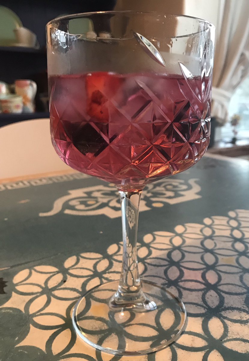 spiritsofbronte's tweet photo. A cheeky little Brambleberry Gin whilst finishing off a bit of paperwork ๐๐๐.. #paperworkmadeeasy #aginaday #brambleberry #YorkshireLassGin #royalspringdistillery #fruitoverload #raspberry #strawberry #cherries #blackcurrant #redcurrant #tastesamazing https://t.co/CzpO2A4TWB