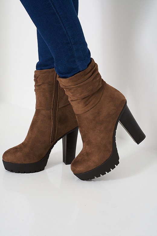 VixGlamNow's tweet photo. RT @dressezz1: HIGH HEEL CHELSEA BOOTS

Price£29.40 https://t.co/TApAcDF08n

#Boots #Shoes #fashion #moda #women #FashionWeek #UK #Facebook #Twitter #Instagram https://t.co/Lsv0V9TGZY