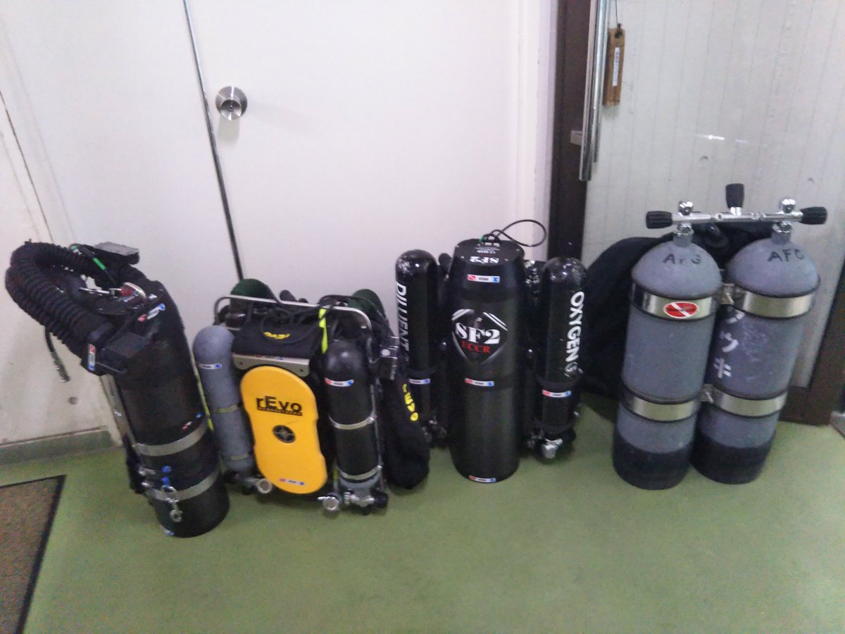AfghanGonzalez's tweet photo. 湿度がすごかった、このプール
#SF2 #sidemount #backmount #rEvo #Twin #CCR #OC #rebreather #scuba #diving #pool https://t.co/5i9gLQq47g
