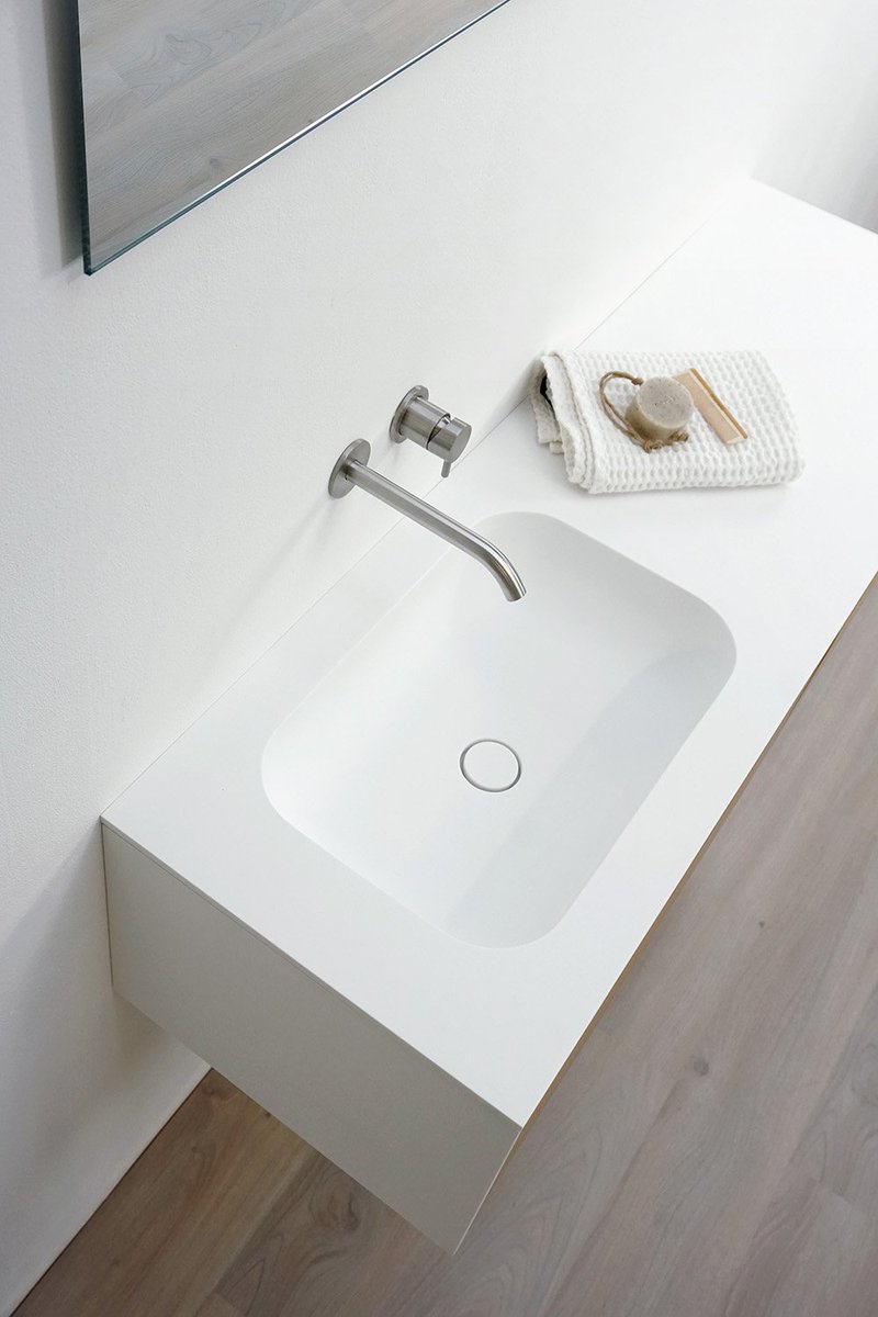bathsbyclay's tweet photo. Defined by its smooth inner corners the #Curve basin is aesthetically pleasing and easy to clean. Entirely made from strong HIMACS solid surface. Clean lines and curvaceous appeal complementing both classic and contemporary settings. #bathsbyclay #HIMACS #bathroomdesign https://t.co/QHOviwIXPC