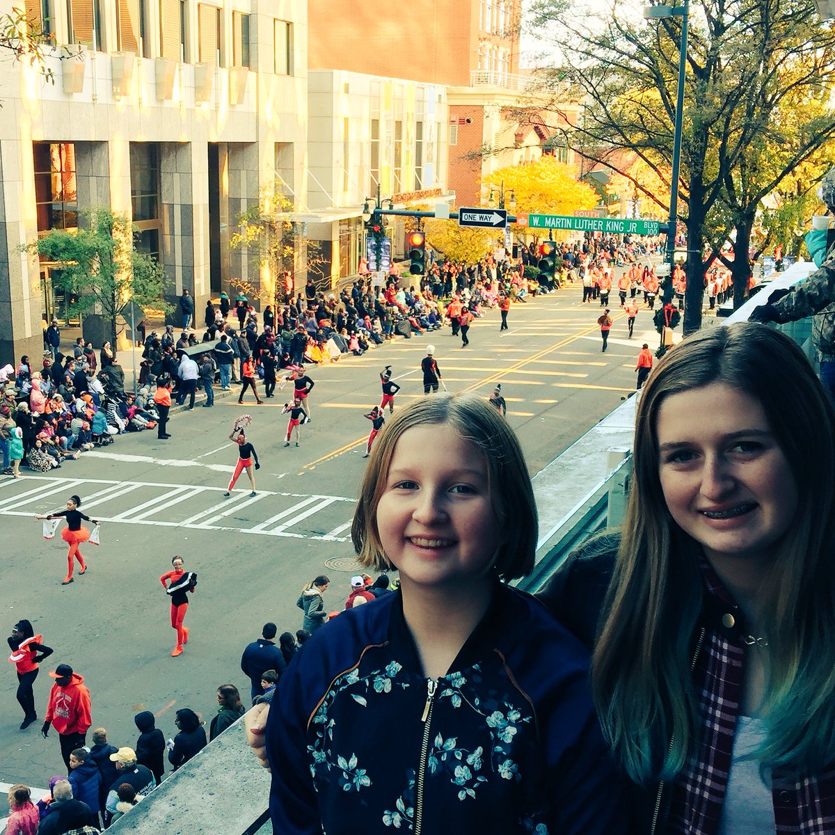 CltKarenPrice's tweet photo. #thankful for Family @CltLindseyP @Cltkatelynp enjoying a fantastic parade @NovantParade @CLTCenterCity https://t.co/OEhdmEMrjo