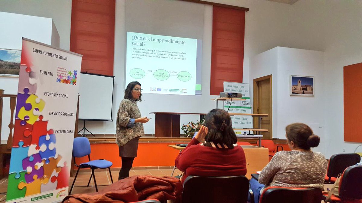 EconomiaEx's tweet photo. Instantes del Taller Motivacional y de experiencia en #emprendimiento social que ofrecimos en @Adismonta_ #EconomíaSocial #FEIDEx @Junta_Ex @Junta_Economia https://t.co/uwpVls4ROQ