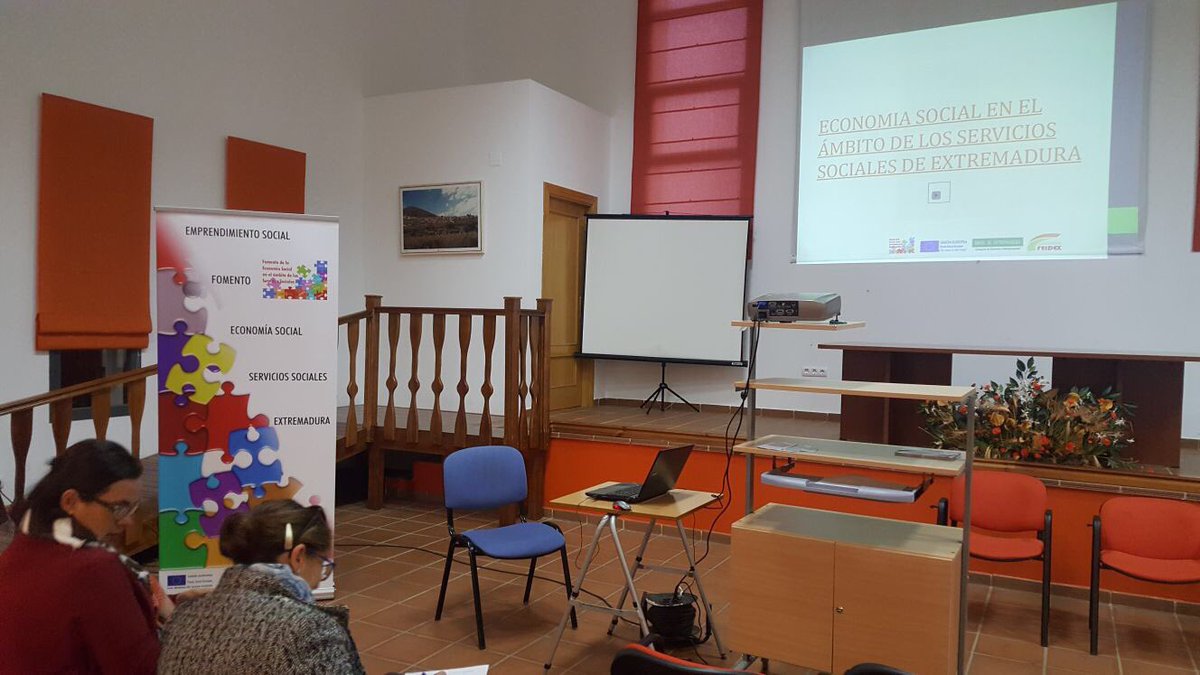 EconomiaEx's tweet photo. Instantes del Taller Motivacional y de experiencia en #emprendimiento social que ofrecimos en @Adismonta_ #EconomíaSocial #FEIDEx @Junta_Ex @Junta_Economia https://t.co/uwpVls4ROQ