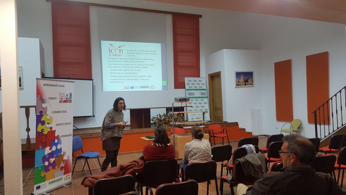 EconomiaEx's tweet photo. Instantes del Taller Motivacional y de experiencia en #emprendimiento social que ofrecimos en @Adismonta_ #EconomíaSocial #FEIDEx @Junta_Ex @Junta_Economia https://t.co/uwpVls4ROQ