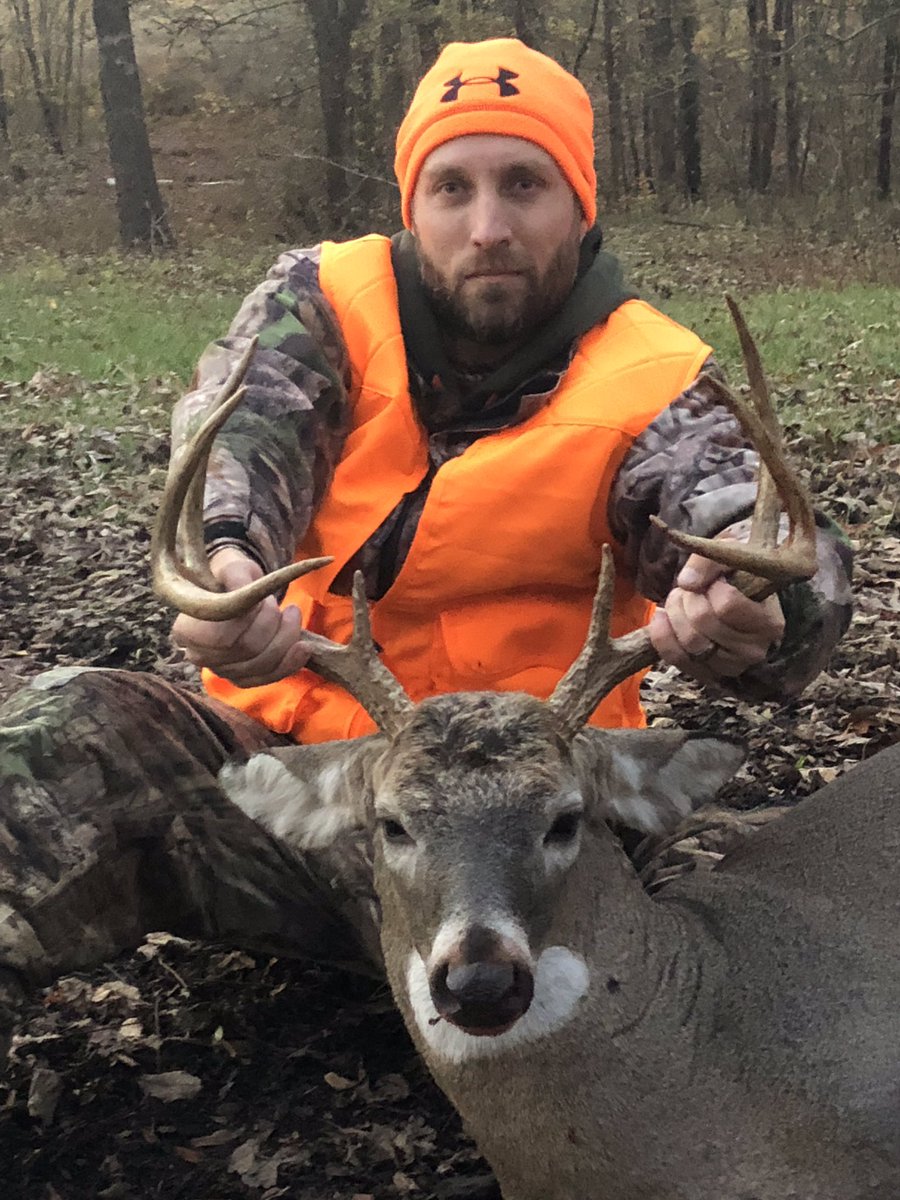 BigBucksWalking's tweet photo. @jmhester22 of #BigBucksWalking is on the board with a #TNBuck #Thankful #TNTrophyRoom #HuntTN #Hunting #DeerHunting #Venison https://t.co/K1a4q53a06
