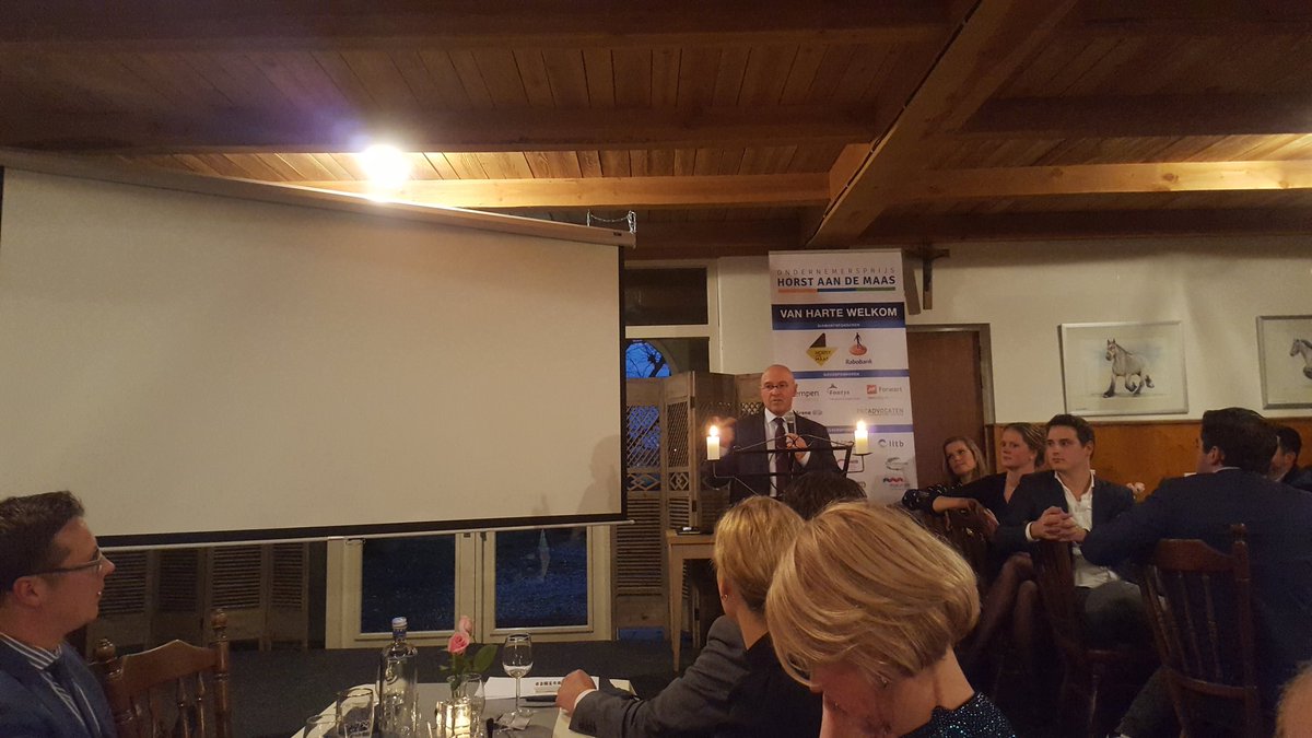 Ondernemerprijs's tweet photo. Woord van onze burgemeester @keeshcvanrooij over ondernemend Horst aan de Maas; met de voeten in de klei en doen! #ohm17 #keesvanrooij #internationaalondernemen https://t.co/HiXtJYE905