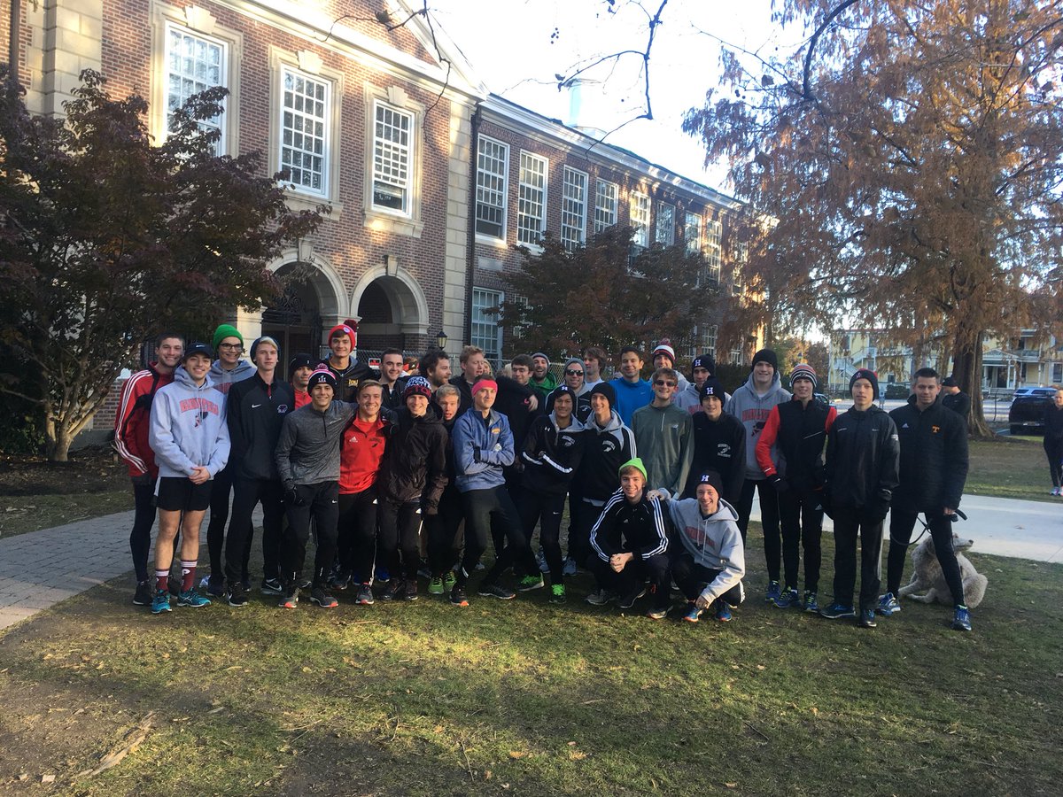 dawgstf's tweet photo. Great showing at the turkey trot today!!!!   Happy to see so many alumni, families and current runners!  Happy Thanksgiving to you all!!! https://t.co/NfboeVUh5F