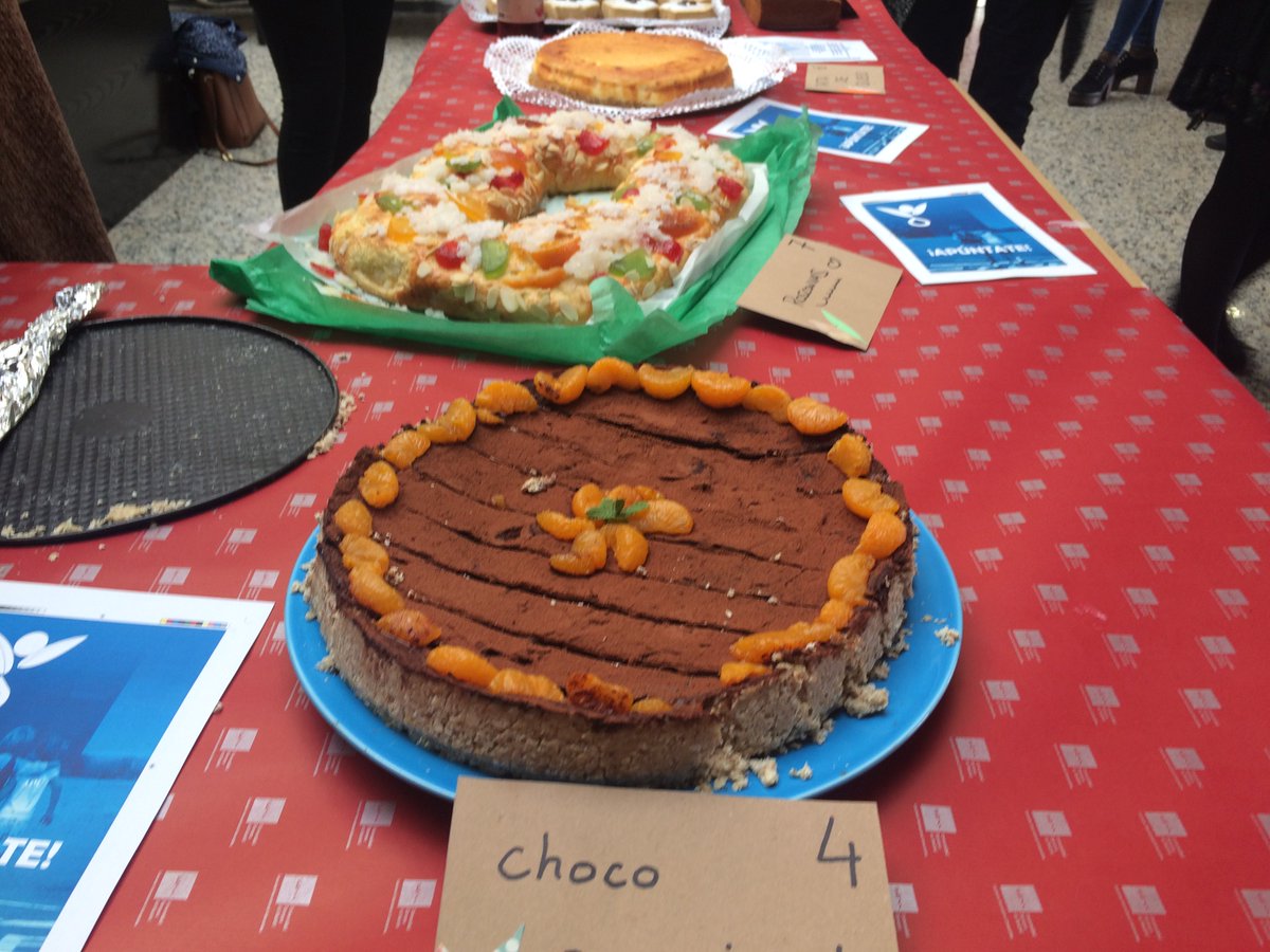 UEuropea's tweet photo. Muchas gracias por ayudar en la lucha contra el #CáncerInfantil a todos los participantes del concurso y a los compradores de nuestro #Thanksgiving Day 🥧🍰.
- Organizado por el #LanguageCenterUE en el #CampusVillaviciosaUEM en favor de @APUpablougarte. https://t.co/Tnag1tKAgR