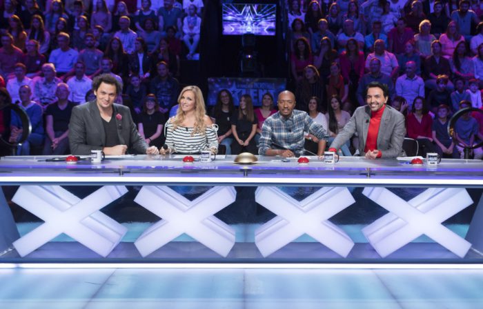 PUBLICJRPROD's tweet photo. On se retrouve ce soir sur M6 pour la 2ème demi-finale de @LFAUIT !!! Si vous souhaitez avoir des places pour la Finale, rendez-vous sur notre site pendant les pubs. Nous ouvrirons exprès les inscriptions !!! 🙂 @helenesegaraoff @eric_antoine @kamelouali @Sopranopsy4 @teamginola https://t.co/KzFpLabBC6