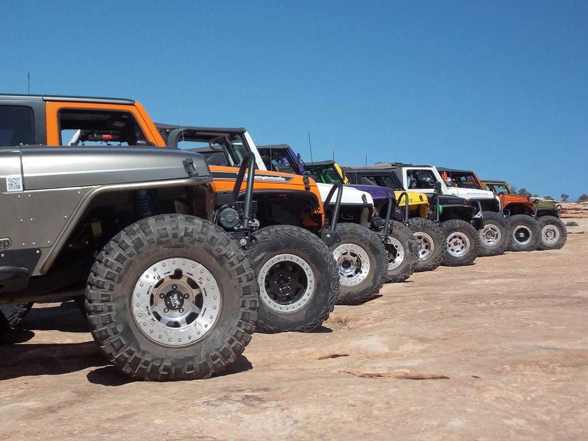 Thanksgiving is about being thankful for Family Friends and Jeeps. Happy thanksgiving from TNT Customs. #tntcustoms #masteryourterrain #whyiwheel #madeinusa🇺🇸 #jeepfamily