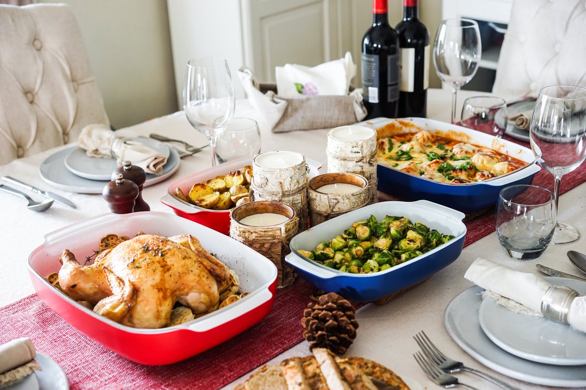 Greetings and Happy Thanksgiving! Wishing you all a wonderful day filled with family, friends and lots of yummy food. 🦃🍎✨