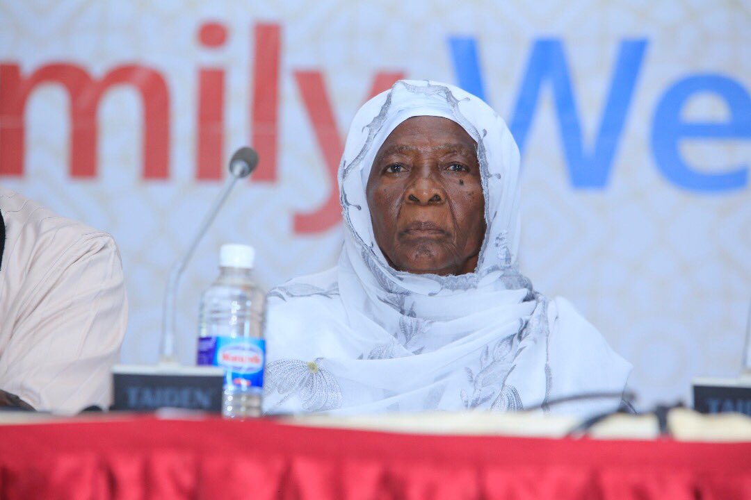 UNICEFGambia's tweet photo. “If men are insisting that #FGM must continue, can they come forward and share their reasons? They don’t understand the difficulties women face, because they have never experienced the effects of the practice.” - Aja Babung Sidibeh, ex-circumciser
#CIFAW220 #EndFGM https://t.co/aH2Xfl2qdr