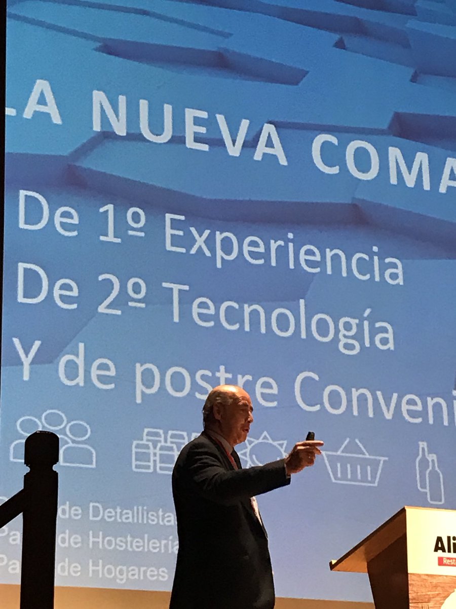 Alimarket's tweet photo. #ALIRO17 Cerramos el Encuentro con la ponencia de @Nielsen_Spain Agustín Sans, Dtor. Comercial, ayudándonos a entender al consumidor y sus hábitos. https://t.co/DcDRp3d0we