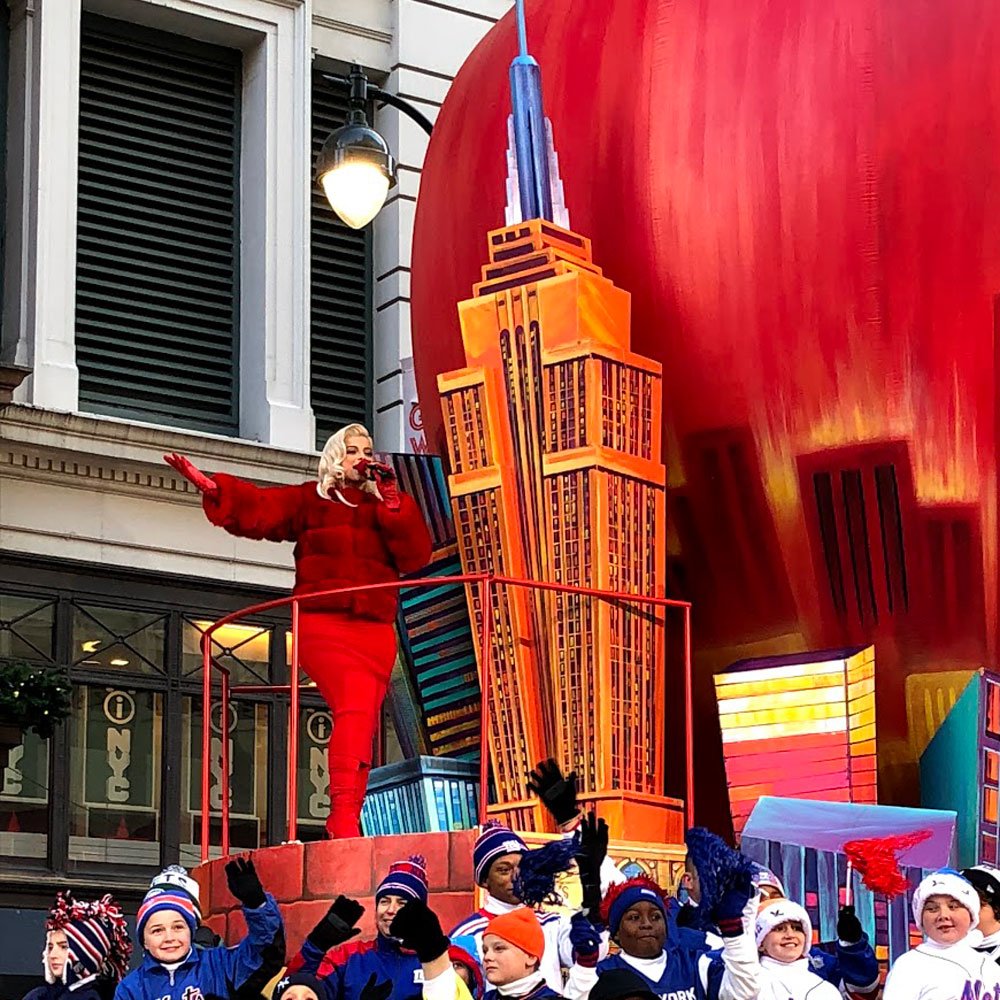 Macys's tweet photo. WOW! 👏👏👏 Did you catch these #MacysParade performances? https://t.co/6Oejk0iuYB