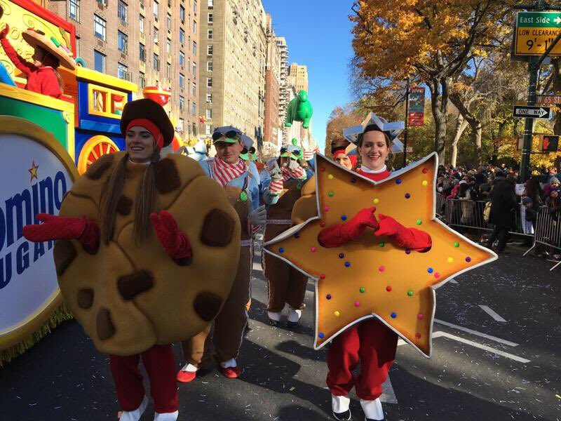 dominosugar's tweet photo. The potatoes are mashed, the pies are baked, the turkey’s in the oven, and the #DominoSugarFloat is coming your way! Watch the #MacysParade on @NBC to hear the sweet sounds of @camcountry singing her hit “Diane” aboard the Cookie Express! https://t.co/QlK1ABeqGd