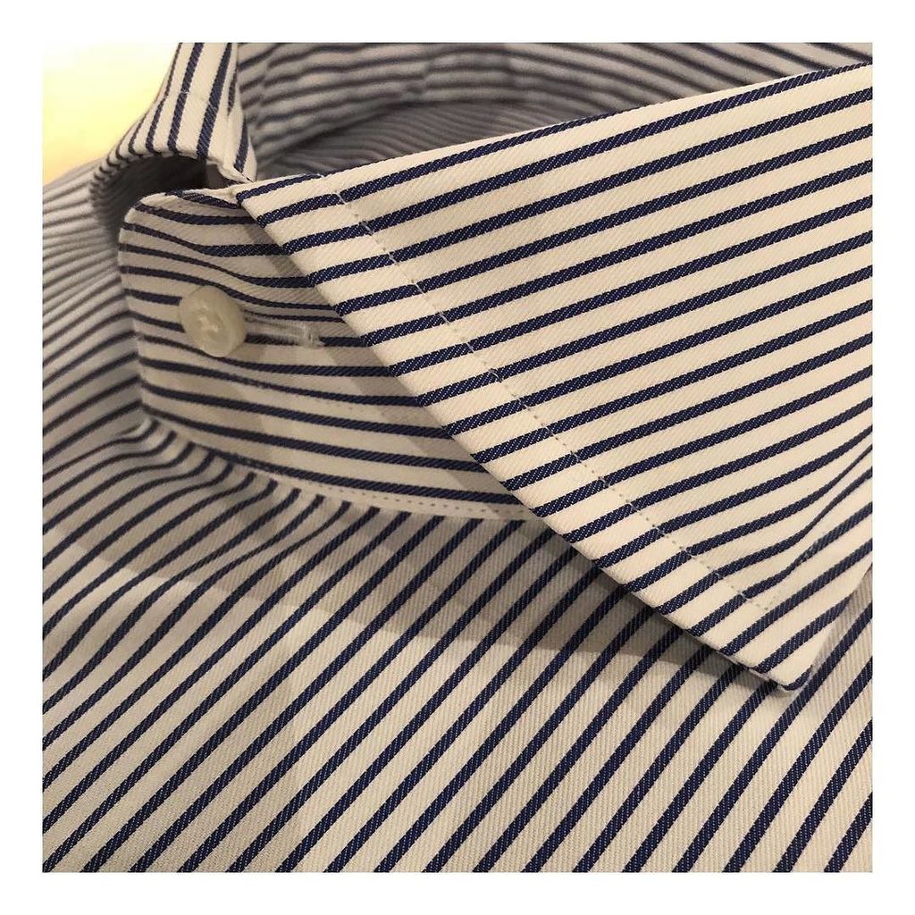 NEWTAILOR's tweet photo. Great shirt #newtailor #thomasmason #sartorial #tailoring #tailormade https://t.co/CwtWz9iNpU