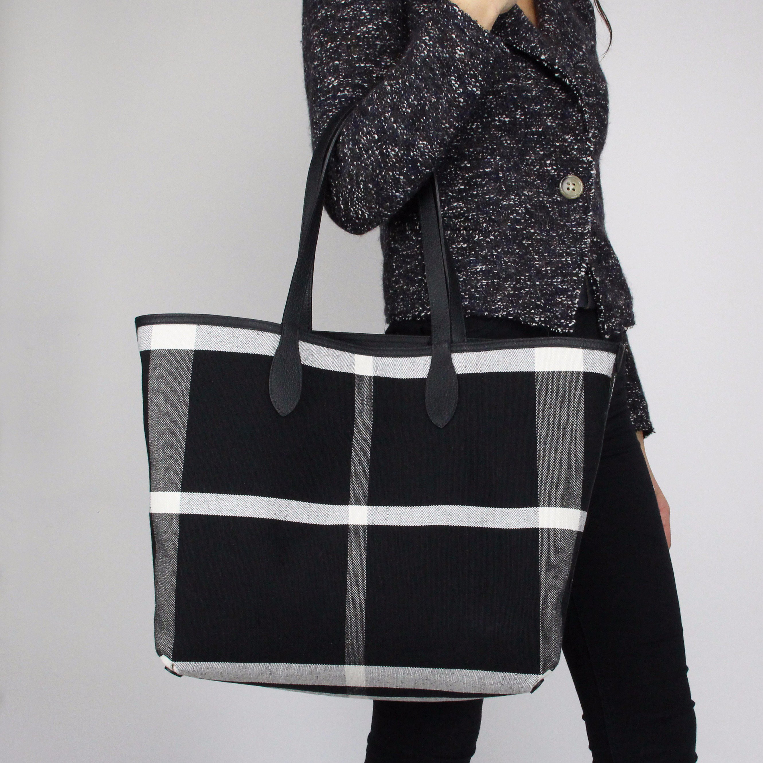 Burberry doodle tote bag hotsell