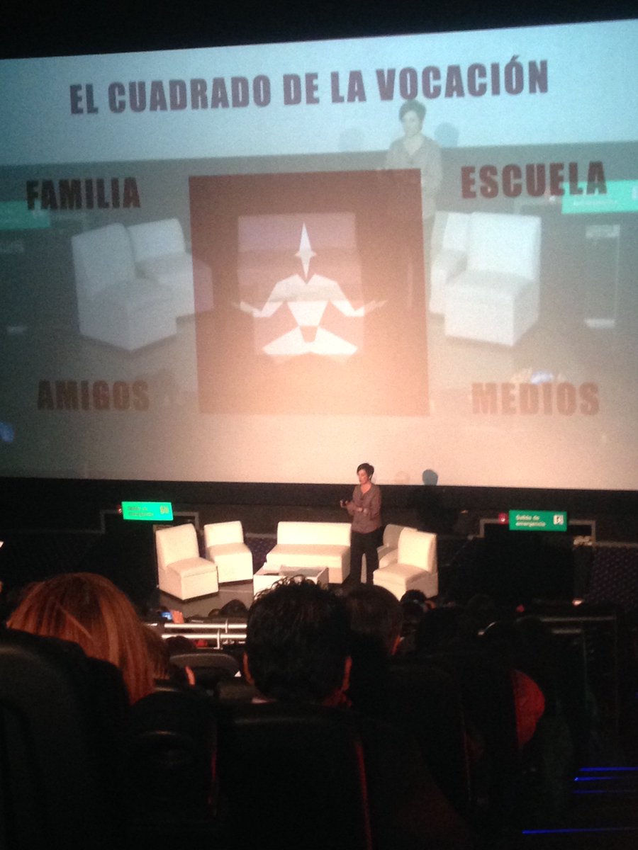 Encauce_COV's tweet photo. @AnaPaula_OV Conferencia Magistral... "Oriéntalo para que realice procesos de consciencia, preguntas que #Guien... qué quieres hacer? ... en lugar de qué quieres ser de grande" https://t.co/kgxP1mNB7Z