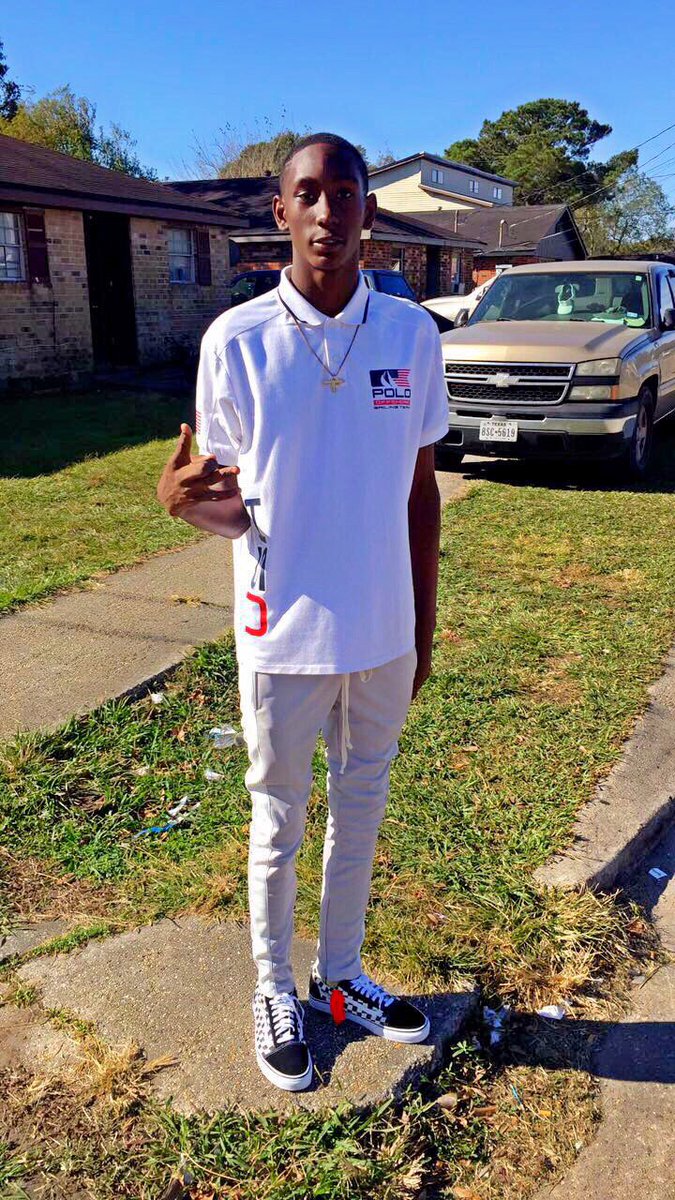 DmanTheKiddo27's tweet photo. FlyShutOnly😍 #HappyThanksgiving2017 https://t.co/OFGV9gfh7l