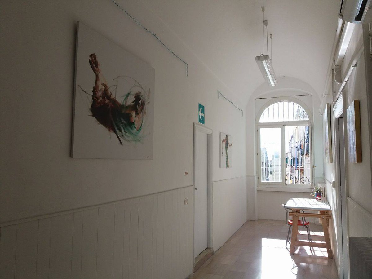 LabUM2017's tweet photo. La mostra "Le danze dei risvegli" è ancora in corso... passate a visitarla! Ingresso gratuito
#staffettarossa #nonsolo25novembre #mostra #pittura #arte #WeAreinPuglia https://t.co/bDCifyp8ys