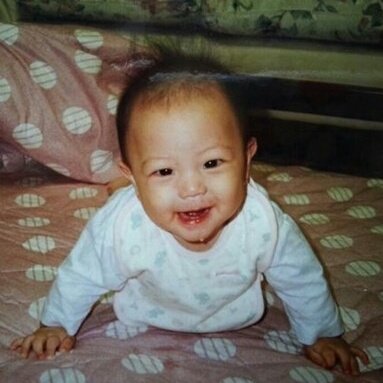 zalddow_LUV's tweet image. 성재:제가 어렸을 때 할머니랑 지냈는데 할머니가 저를 포대기에 업고 장을 보러 가셨는데 할머니가 채소를 고를 때 포대기 뒤에서 가만히 있다가 할머니가 허리 숙일 때 같이 고구마랑 감자랑 포대기에 넣어가지고 집에 가서 딱 푸르면 고구마가 후드드드득 떨어졌었어요

#비투비 #육성재 #육잘또