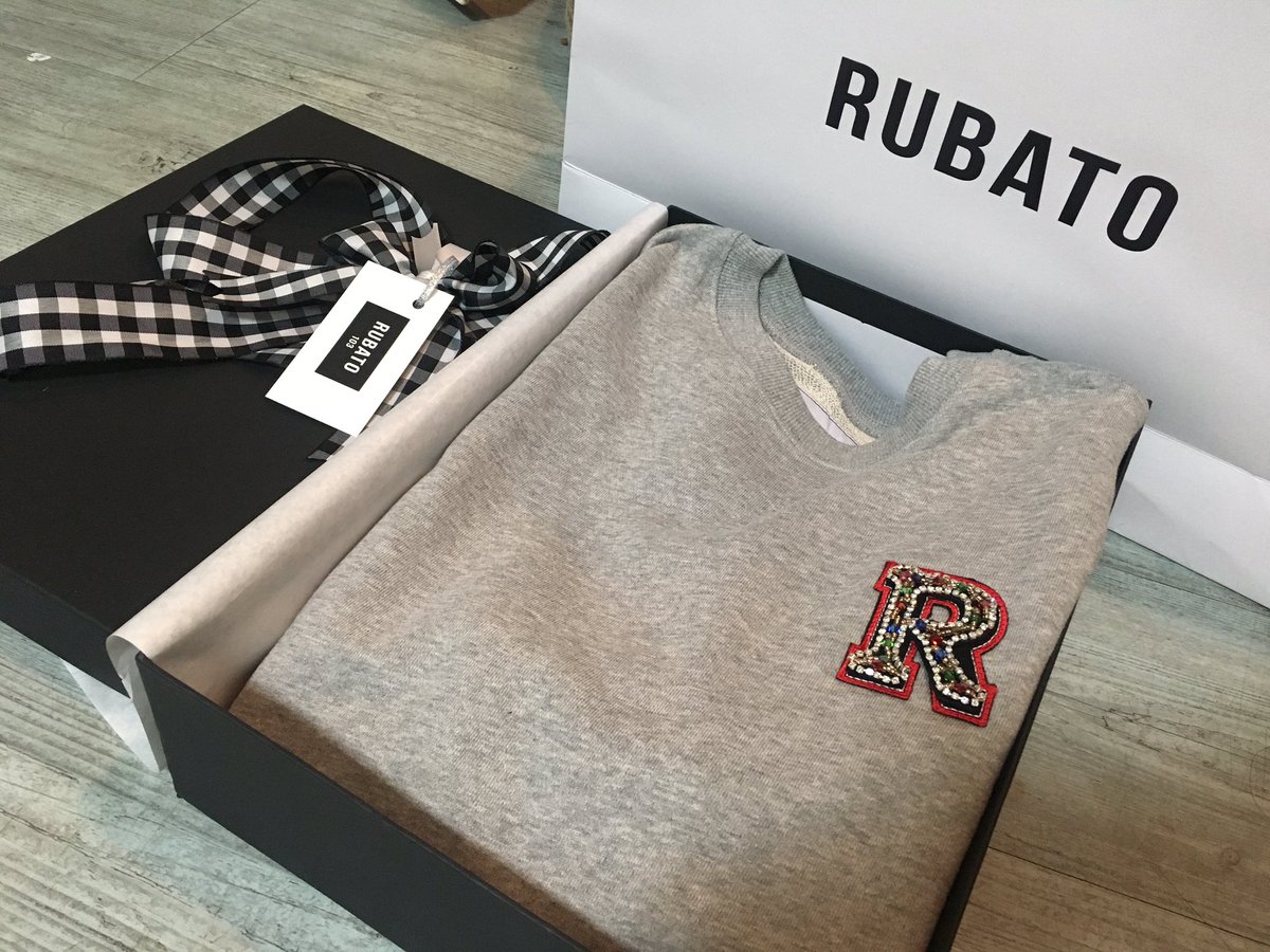 iriskimhj's tweet photo. #RUBATO #THAVMA #PALLA #삼청동샵 #opening 😍💗
.
#타마백 #팔라백 #스타일리쉬 #명품백 #가죽최고 #마감일품 #디자인굿 #예쁜건물 #득템 #스타일리스트 #실용적 #가로수길 #화동 #삼청동 https://t.co/LJFEzerl2F