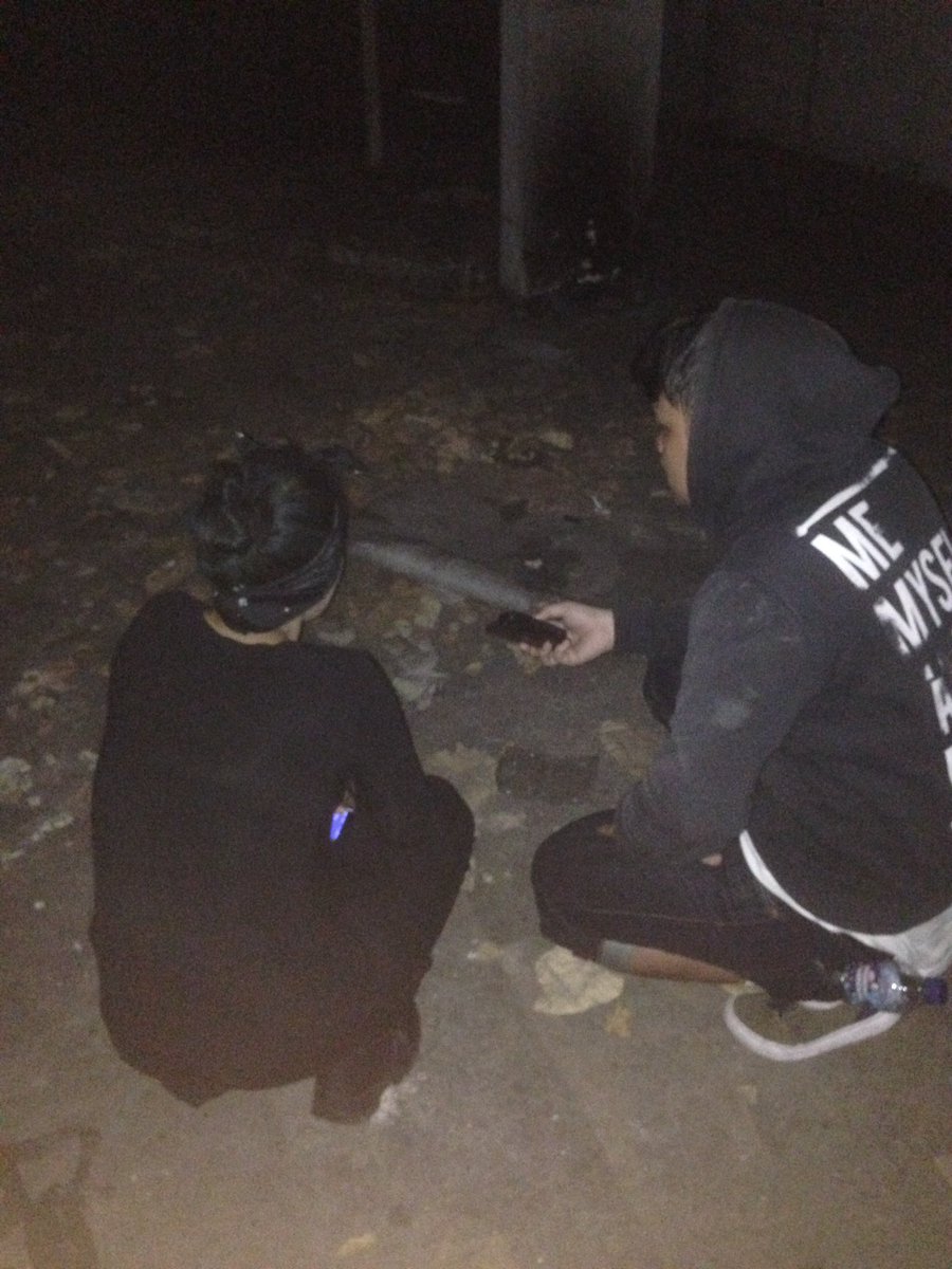 OZzers <a href="/citraprima/">Nyah📿</a> sedang menjelaskan tentang history dari rumah ini. Dan ternyata rumah ini adalah rumah bekas malpraktek oleh sebuah doktor #JDS