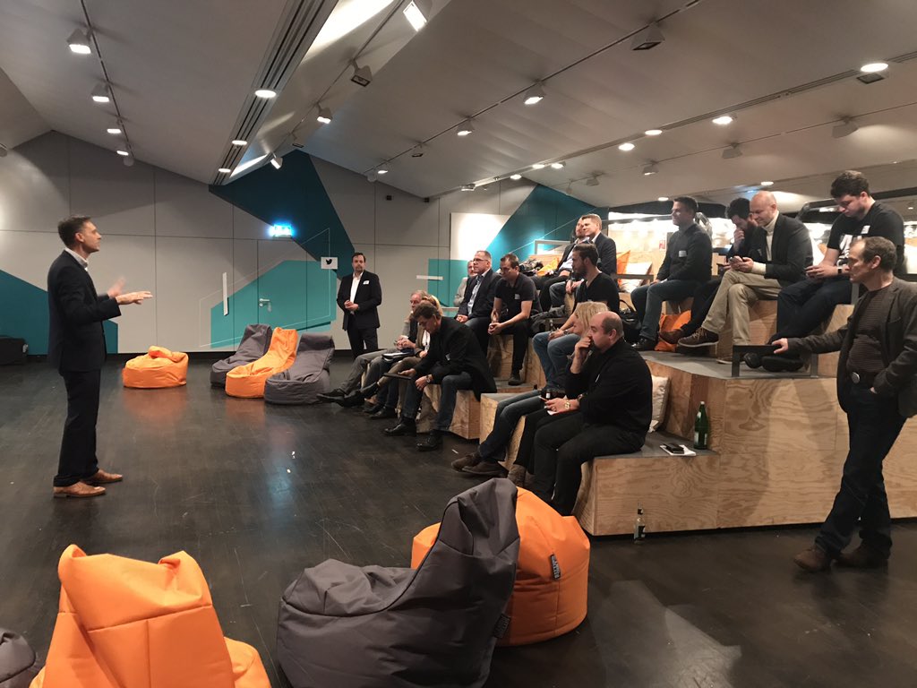 VrBusinessPlatform tweet media