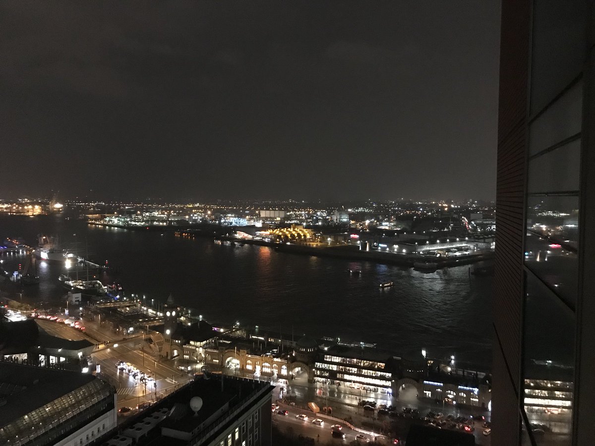 crazy_bofh's tweet photo. 😏Ausblick auf den Hafen in Hamburg
#HanseVision #CoSu17
@HanseVision https://t.co/g8F2jYjOmh