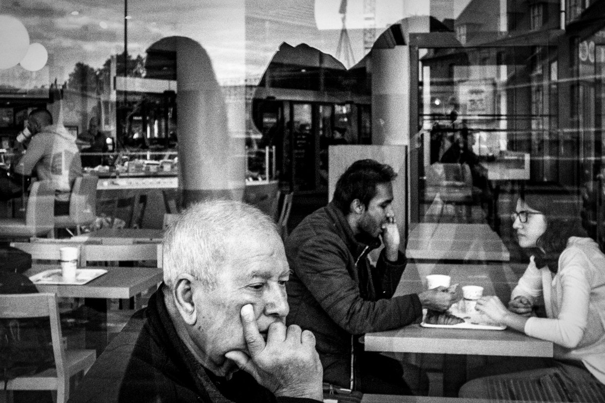 KoopsDK's tweet image. Lille 2017 #streetphotography #streetphotographer #hautsdefrance #nord #candid #reflection #lille #koops #bw