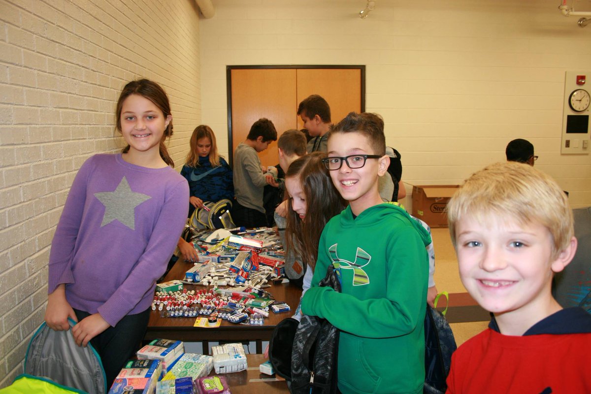 GiveABoxOrg's tweet photo. Happy Thanksgiving! 🦃 We are so thankful for the Concord Elementary 4th graders who helped to package 70+ backpacks for the homeless of Chicago this week!

See more photos: https://t.co/1lO0AEGVGC https://t.co/c2W2skS7GU