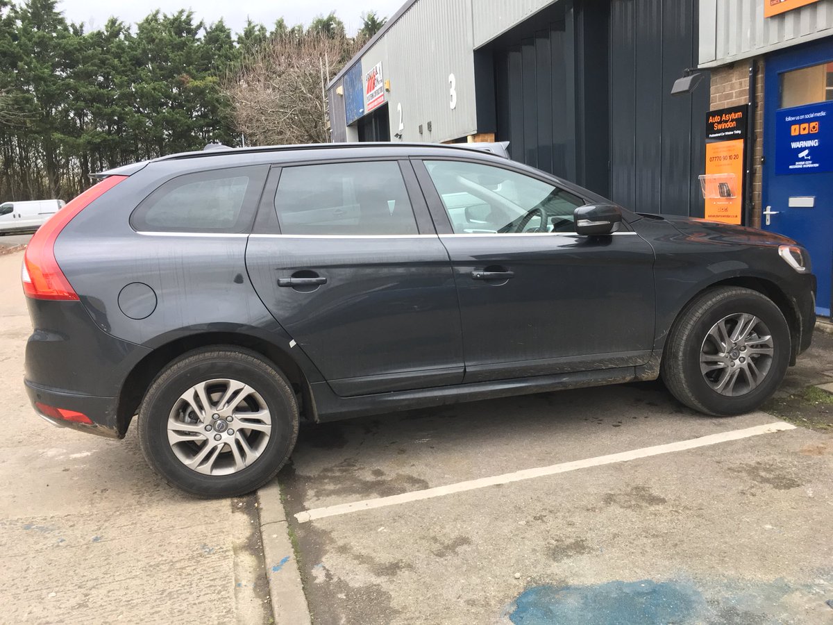 AutoAsylumWilts's tweet photo. We fitted Carbon 18% Dark Smoke Premium Window Film to this #67plate Volvo XC60 from @johnsonscars Swindon.
Professional Window Tinting at Auto Asylum Swindon Ltd #windowtintingswindon #autoasylumswindon #volvo #volvoxc60 #tintedwindows https://t.co/wKzscaNe3M