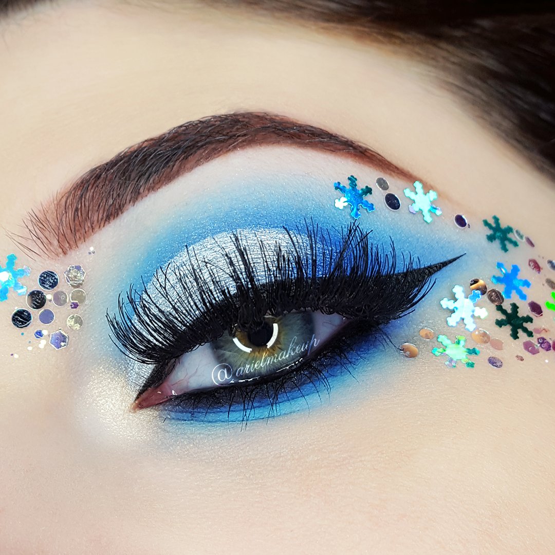 ArielMakeUp's tweet photo. ❄️VUELIE❄️
#Makeup inspired from my fave Disney song from #Frozen ❄️

Ft. @sugarpillmakeup Home Sweet Home, Kim Chi, Velocity
@NablaCosmetics Immaculate, Frozen, Nocturne, Antique White
@NyxCosmetics Epic Ink Liner

#eyelook #makeup #eyemakeup #glittermakeup https://t.co/iAYfgQLPgE