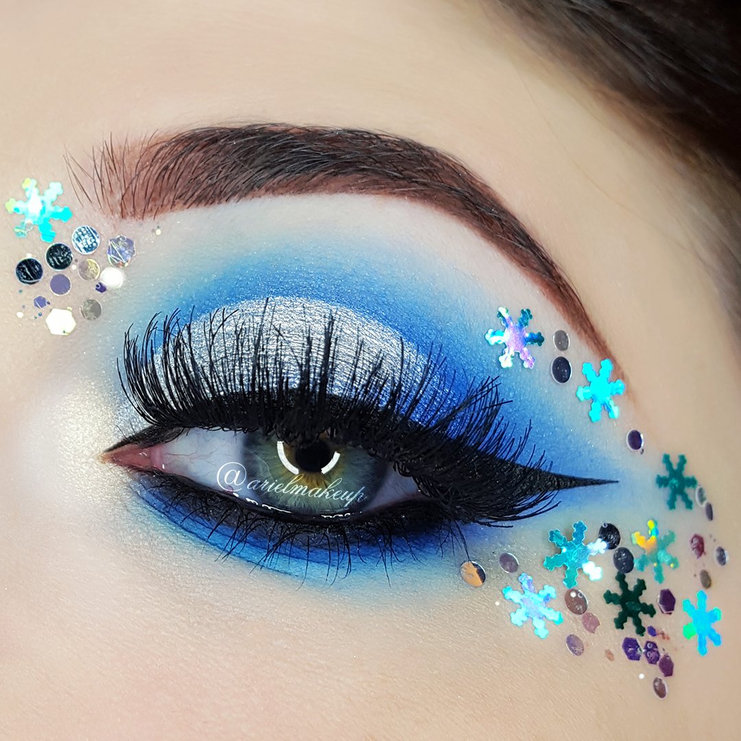ArielMakeUp's tweet photo. ❄️VUELIE❄️
#Makeup inspired from my fave Disney song from #Frozen ❄️

Ft. @sugarpillmakeup Home Sweet Home, Kim Chi, Velocity
@NablaCosmetics Immaculate, Frozen, Nocturne, Antique White
@NyxCosmetics Epic Ink Liner

#eyelook #makeup #eyemakeup #glittermakeup https://t.co/iAYfgQLPgE