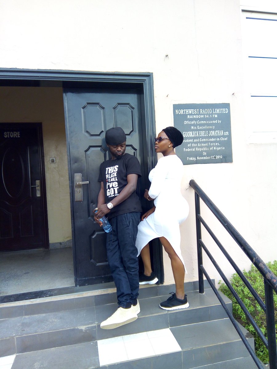 OfficialTQuest's tweet image. Issa Quickkie ...random shots | #today #nothrowback #thursday #workdone #welovesamcooke 

Pls check out my new video 'Body on me on YouTube today. 💚💛💝💯