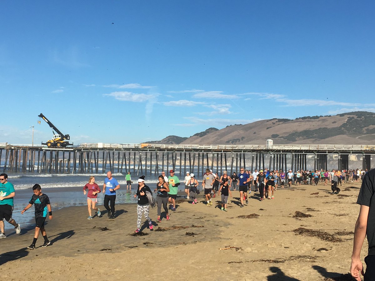 LJCaswell's tweet photo. A great turnout at the SLO, Pismo Beach turkey trot to raise money for the #slofoodbank.org https://t.co/LkeGOw8db0