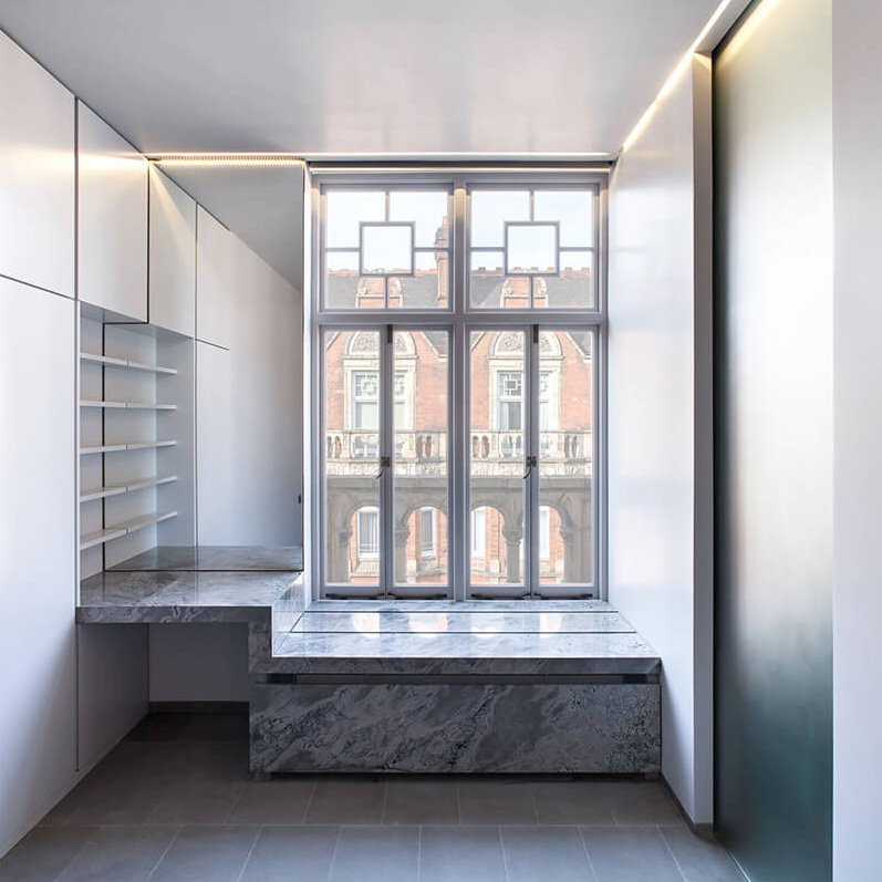 GDStones's tweet photo. Our Atlantic Lava stone features throughout this residential refurbishment in Montagu Mansions, Marylebone, London. This stone is ideal for internal or external application, is acid resistant so can be used as a kitchen work top, also a vanity top. https://t.co/A1mncW1gly https://t.co/TTnPHpBcxb