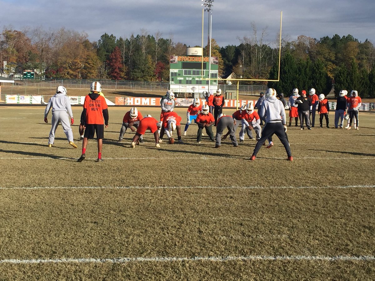 StockbridgeFoo2's tweet photo. Happy Thanksgiving from the Tigers and the B.P.C. (BigPlayChain) another Thanksgiving morning practice!!! https://t.co/KJonP2IV7X