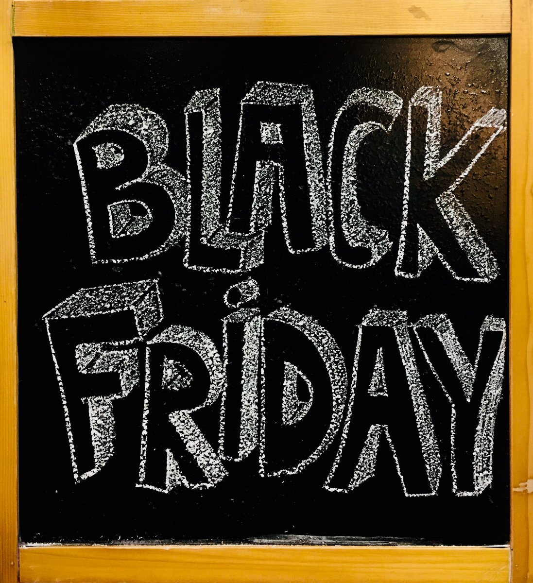 MVMissValentina's tweet photo. BLACK FRIDAY! -30% Descuento en todos los artículos. Os esperamos en Miss Valentina. ¡No te lo pierdas! https://t.co/BiDxHF0VXg