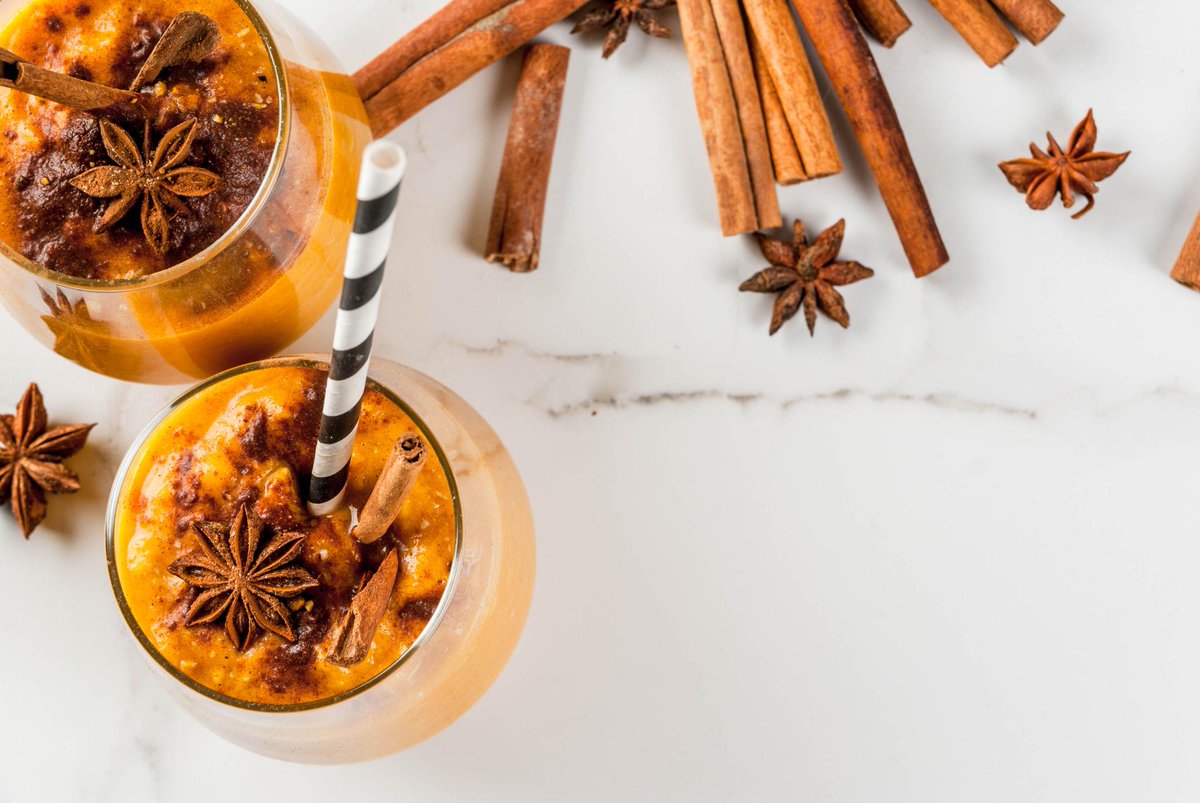 MyJuiceman's tweet photo. Happy Thanksgiving!

Pumpkin Pie Smoothie | DO IT: Blend banana, pumpkin purée, almond milk, pumpkin pie spice and vanilla greek yogurt. Sprinkle with cinnamon.  #MyJuiceman #HappyThanksgiving https://t.co/TN6EJybF5u