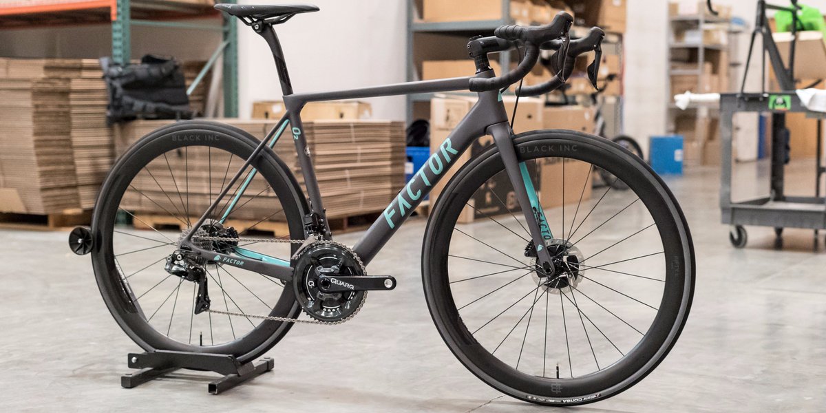 CompCyclist's tweet photo. Happy Thanksgiving! This week our #ccbikeoftheweek is one of our newest road disc offerings from Factor Bikes.
Frame: @FactorBikes O2 Disc
Wheels: Black Inc. Fifty C Disc
Drivetrain: Shimano Dura-Ace 9170
Crank: Quarq DFour91
Shop Factor here: short.url/aBcXyZ https://t.co/jK6hugpJtJ