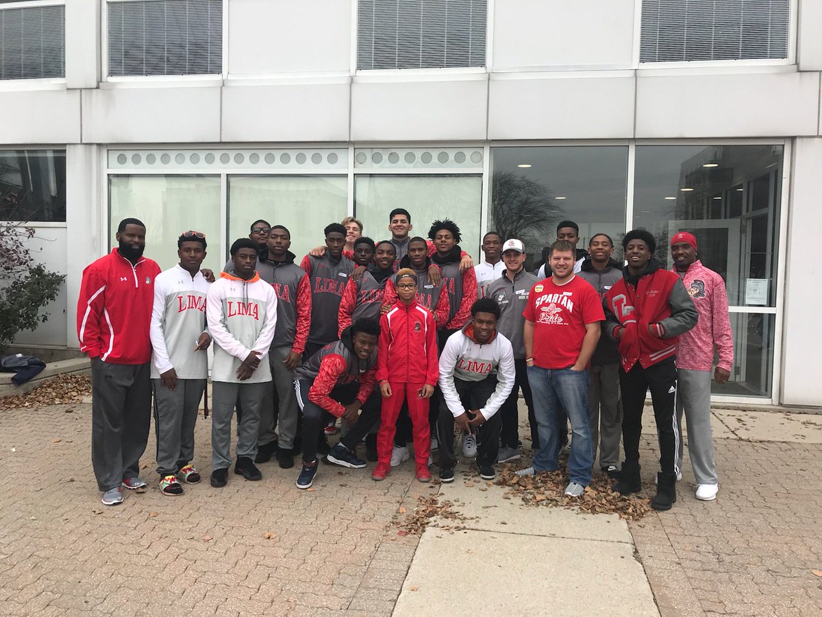 Spartan basketball team helping to serve Thanksgiving meals today. #Spartansgiveback  #family